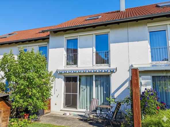 Immobilien Böblingen  - Reihenhaus zu verkaufen -