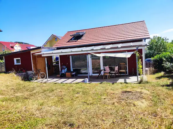 Private Holzterrasse am Tiny House in Rottenburg